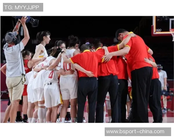 姚明与中美友谊的见证者：一张跨越文化的合影故事