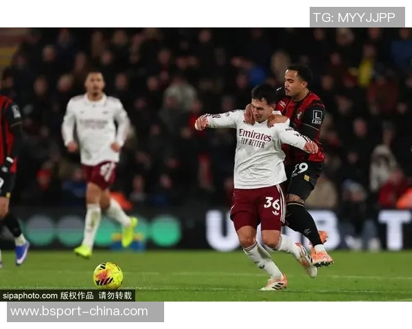 西甲激战：利物浦大胜阿森纳帽子戏法点燃全场激情