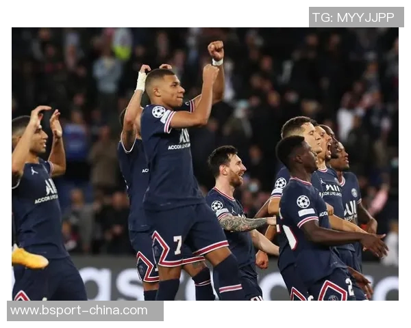 世界杯波尔图与巴黎圣日耳曼战平点球大战精彩瞬间引发全场热烈反响 世界杯波尔图与巴黎圣日耳曼战平点球大战精彩瞬间引发全场热烈反响