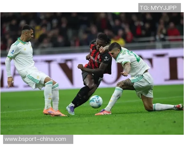意甲激战波尔图与AC米兰战成平局乌龙球引发争议判罚引爆全场气氛 意甲激战波尔图与AC米兰战成平局乌龙球引发争议判罚引爆全场气氛