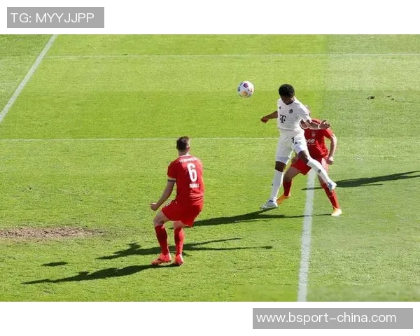 英超激战:拜仁狂胜阿森纳五球大捷引发全场热议 英超激战:拜仁狂胜阿森纳五球大捷引发全场热议