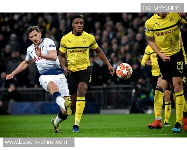 中超精彩对决多特蒙德大胜波尔图补时进球点燃全场激情 中超精彩对决多特蒙德大胜波尔图补时进球点燃全场激情