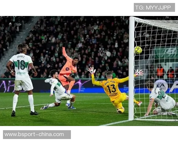 中超精彩对决多特蒙德与巴萨战成平局帽子戏法引发全场热潮