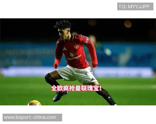 国王杯激战：拜仁狂胜曼联五球争议判罚引发全场热议